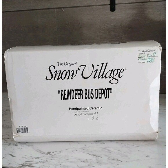 Dept 56 Original Snow Village Reindeer Bus Depot Lighted Christmas Village - Picture 11 of 12